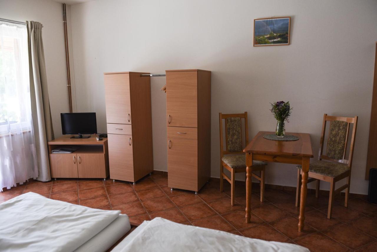 Penzion U Skutilu Pilníkov Zewnętrze zdjęcie